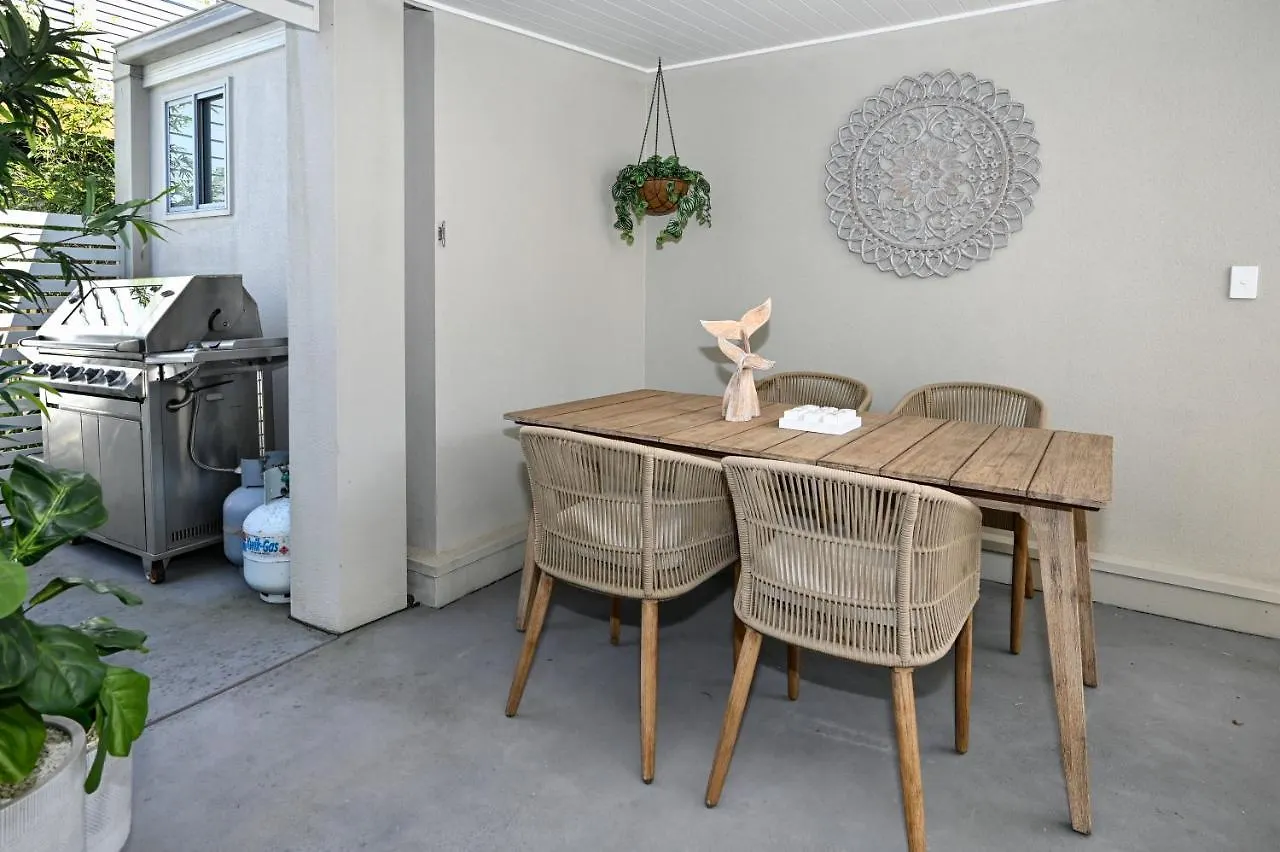 Stylish 2 B/R Apartment - 4 Guests, Garage Zc5 アレクサンドラ・ヘッドランド オーストラリア