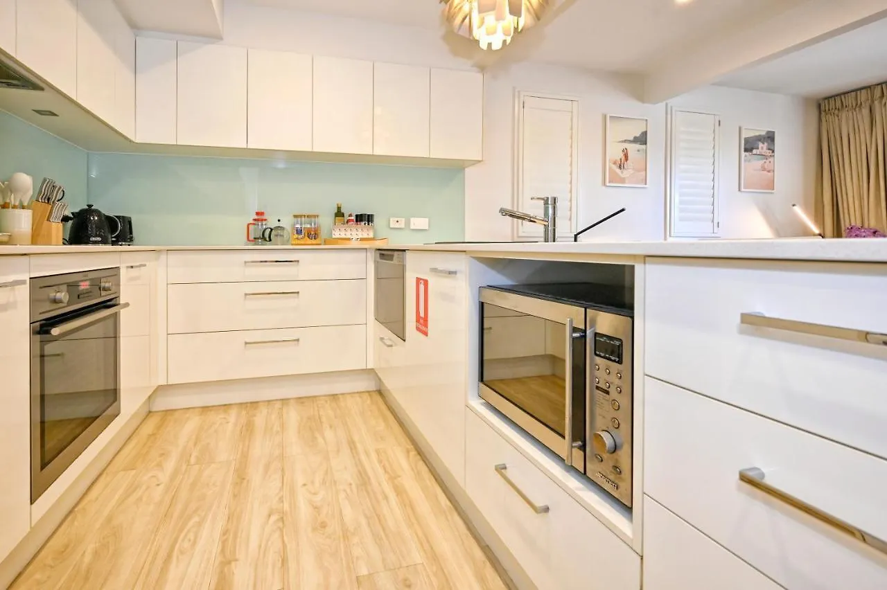 Stylish 2 B/R Apartment - 4 Guests, Garage Zc5 アレクサンドラ・ヘッドランド